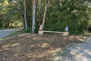 2024 - Lavička Krtko a Zajačik